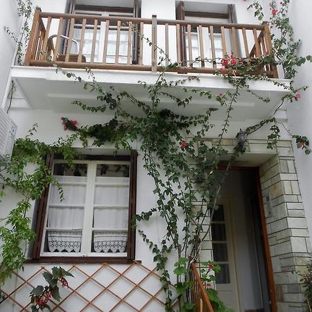 Aggela Guesthouse สโกเปลอสทาวน์ ภายนอก รูปภาพ