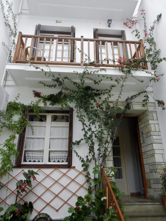 Aggela Guesthouse สโกเปลอสทาวน์ ภายนอก รูปภาพ