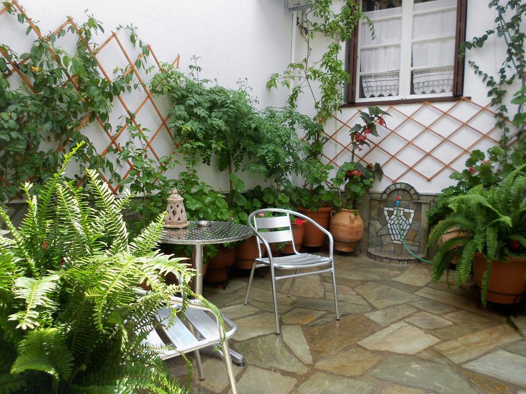 Aggela Guesthouse สโกเปลอสทาวน์ ภายนอก รูปภาพ